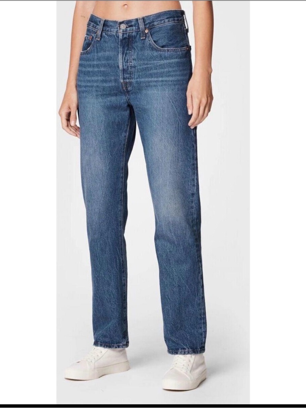 Levi’s 501® Original Jeans
- Medium Blue Wash